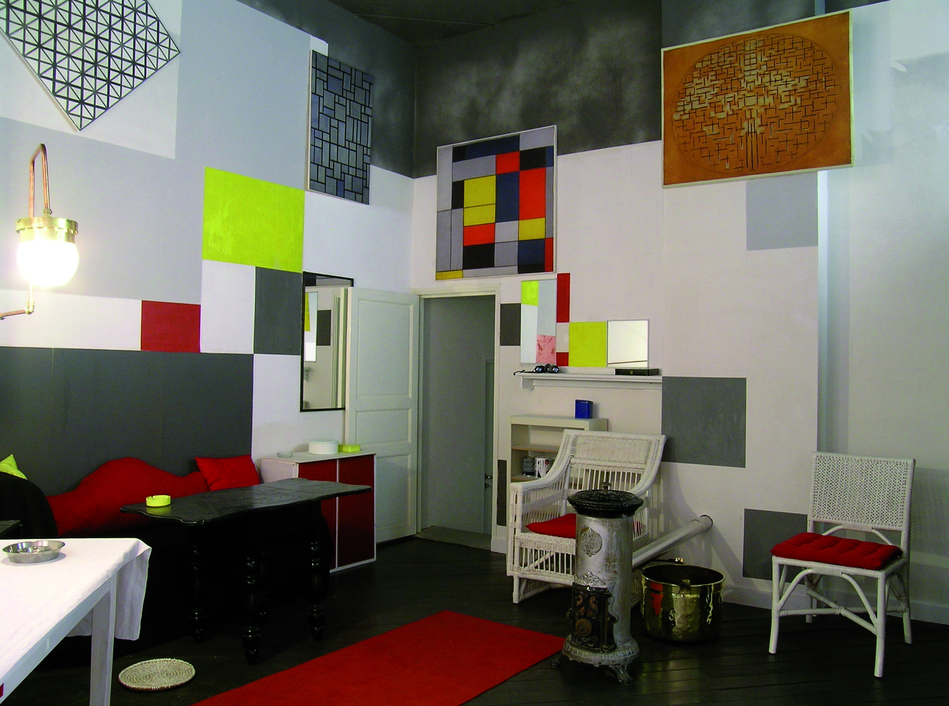 Atelier van Mondriaan in Parijs, Mondriaanhuis Amersfoort. 