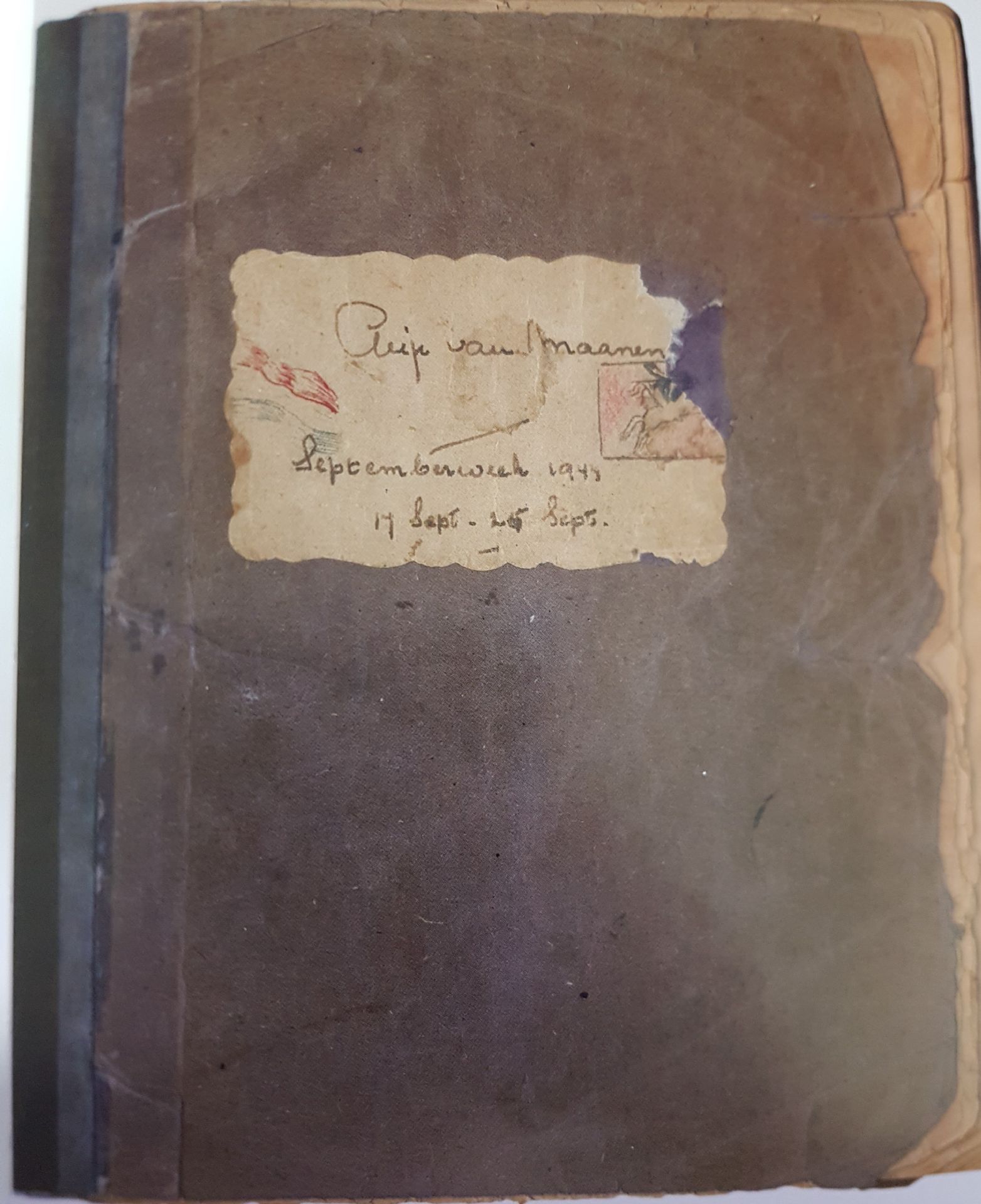 Felix, Anje en Trees schreven in hun dagboeken wat ze hebben meegemaakt tijdens WO II.
Heb jij wel eens een dagboek bijgehouden? Waar vertel je dan over?