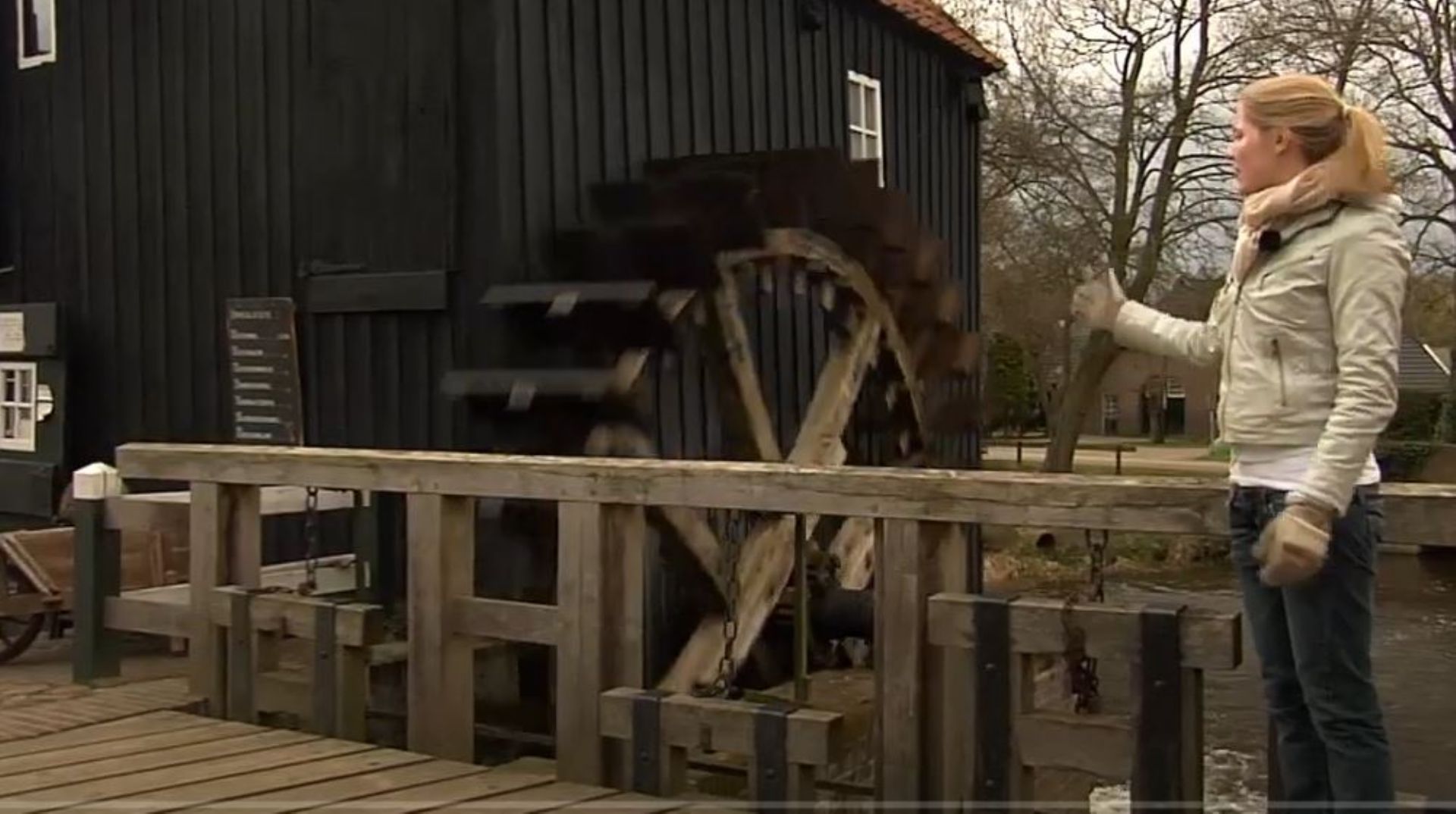 In dit filmpje kun je zien hoe een watermolen werkt.