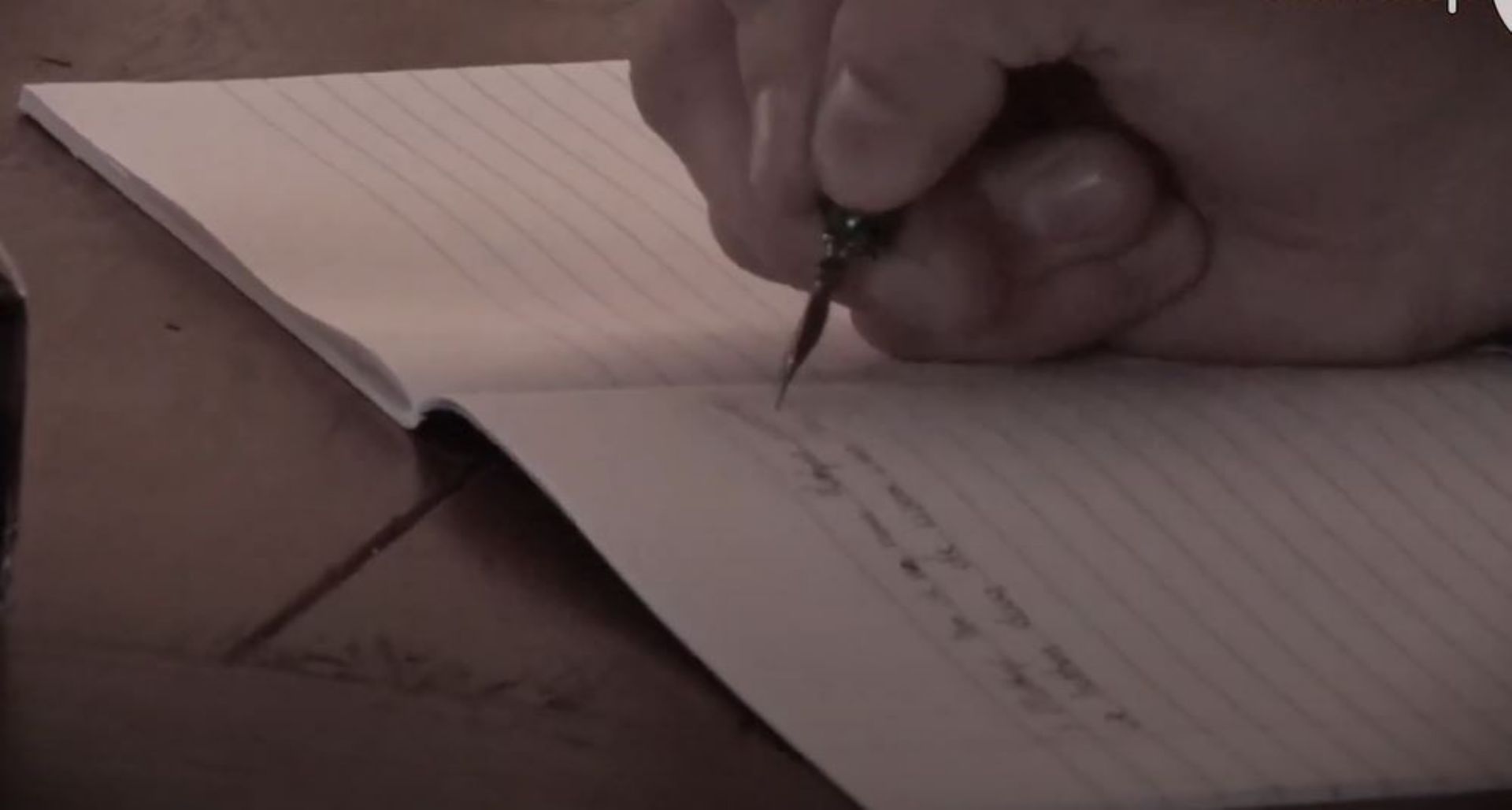 In dit filmpje vertelt Else Valk, het zusje van Felix over haar broer en zijn dagboek.
Heb je het gevoel dat je Felix, Anje en Trees een beetje hebt leren kennen dankzij hun dagboeken?